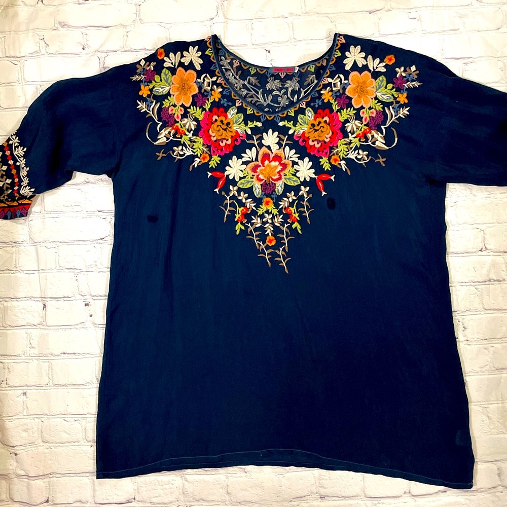 EUC Johnny Was navy blue embroidered tunic. Size XL